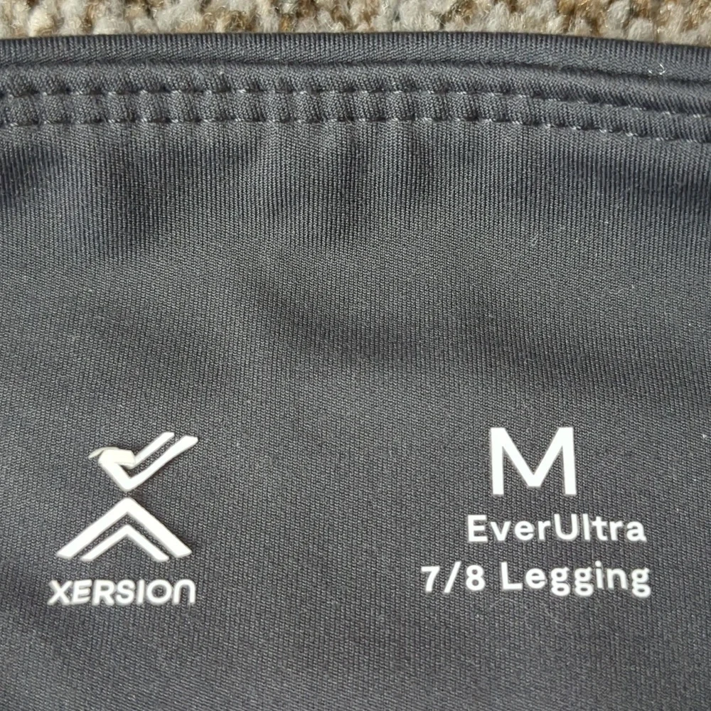 Xersion Women's M Ever Ultra 7/8 Gray Leggings - Picture 2 of 9